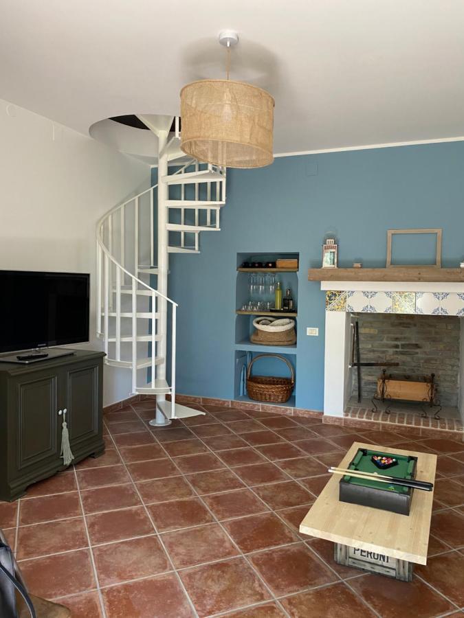 Casale Cialifone Villa Alanno Exterior photo